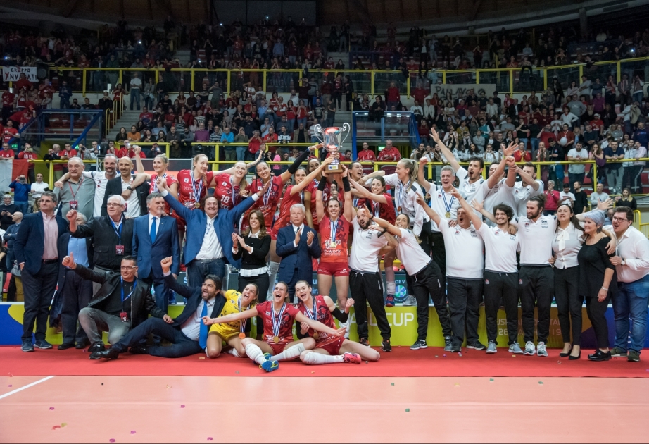 Azərbaycan voleybolçusu CEV kuboku yarışlarının gümüş medalına sahib olub