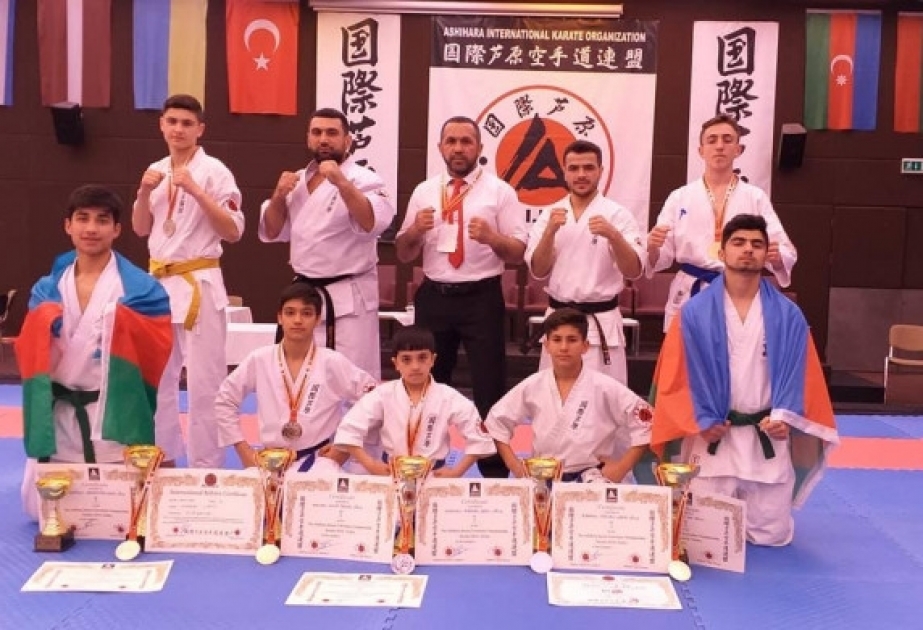 Aşihara karateçilərimiz Avrasiya çempionatında 10 medal qazanıblar