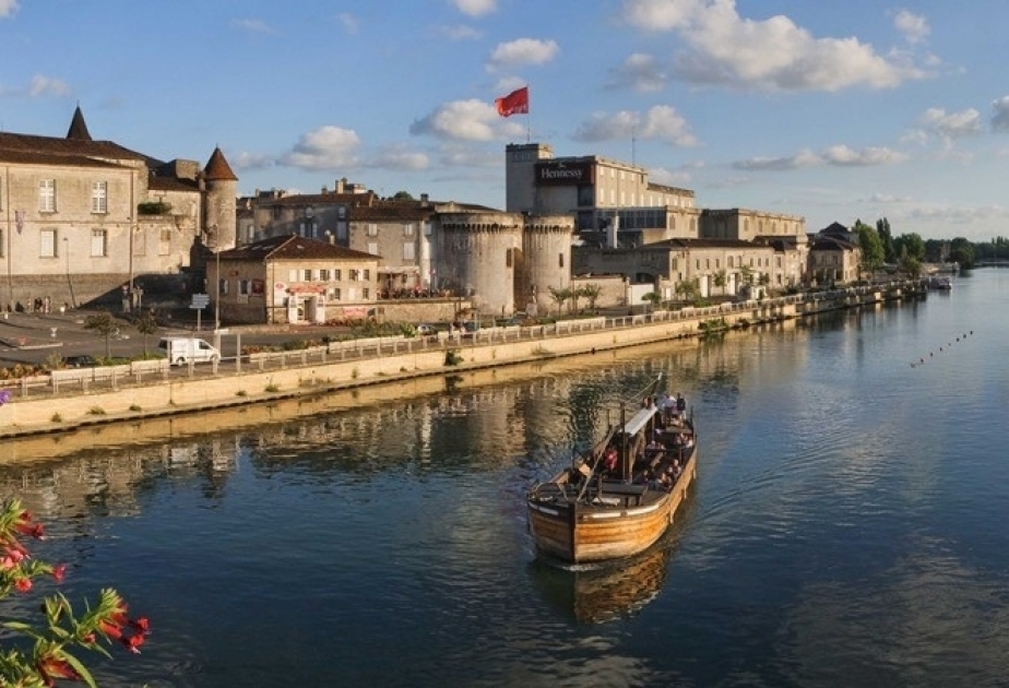 Las perspectivas de cooperación con Azerbaiyán se han discutido durante las reuniones en Cognac, Francia
