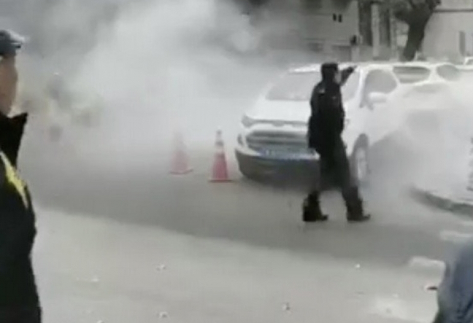 Çində kamikadzenin törətdiyi partlayışda ikisi polis olmaqla üç nəfər yaralanıb