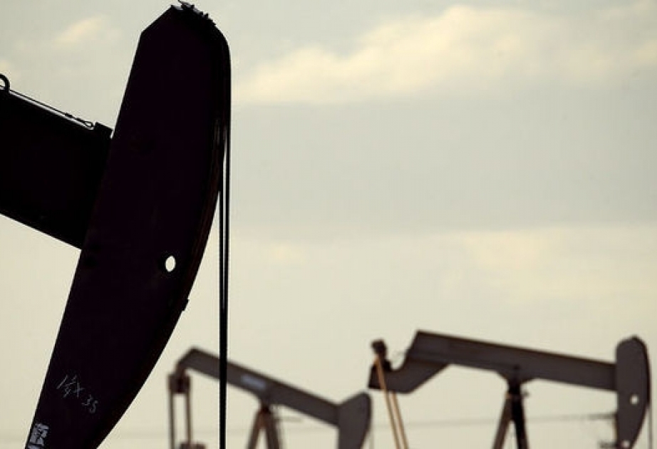 Keçən ay qlobal neft tədarükü azalıb