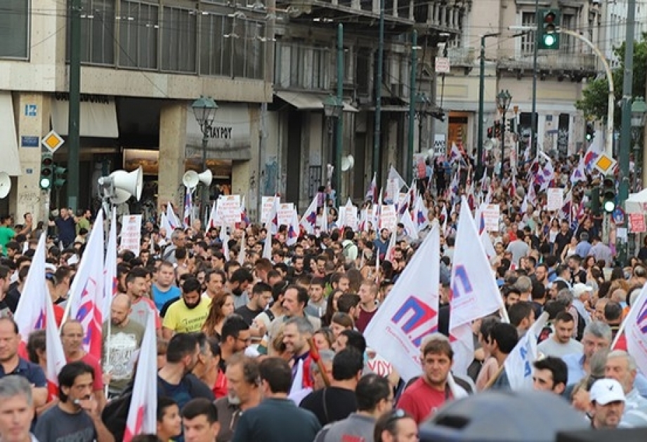 Yunanıstanda neftçilər dövlət şirkətinin özəlləşdirilməsinə etiraz edirlər