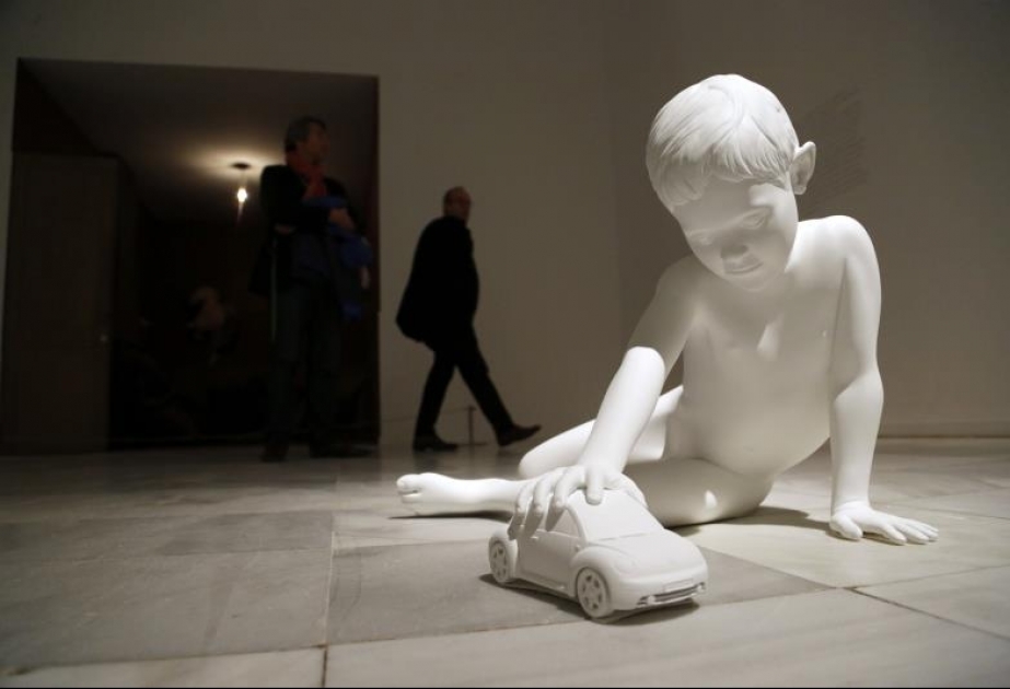 La belleza irreal de las esculturas de Charles Ray se plantan en Madrid