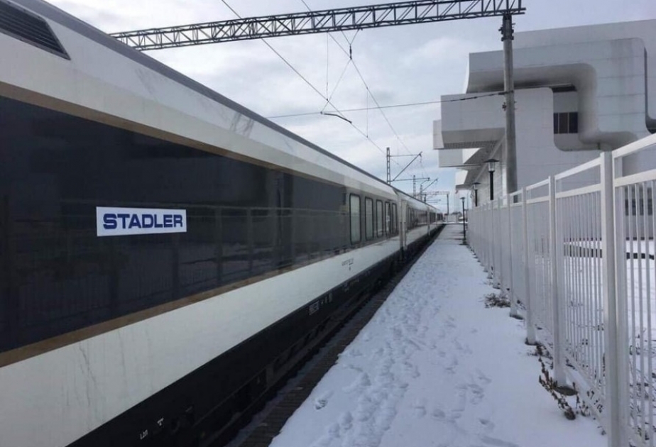 BTQ üçün nəzərdə tutulmuş “Stadler” sərnişin qatarı Gürcüstandan Bakıya yola düşüb