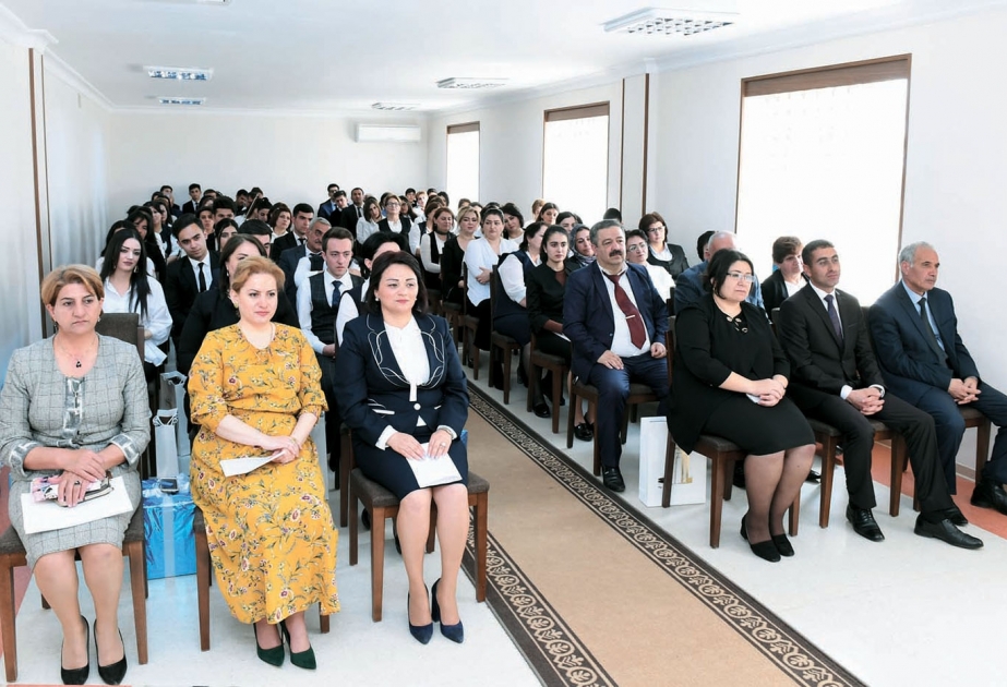Beynəlxalq İncəsənət festival-müsabiqəsinin qalibləri ilə görüş olub