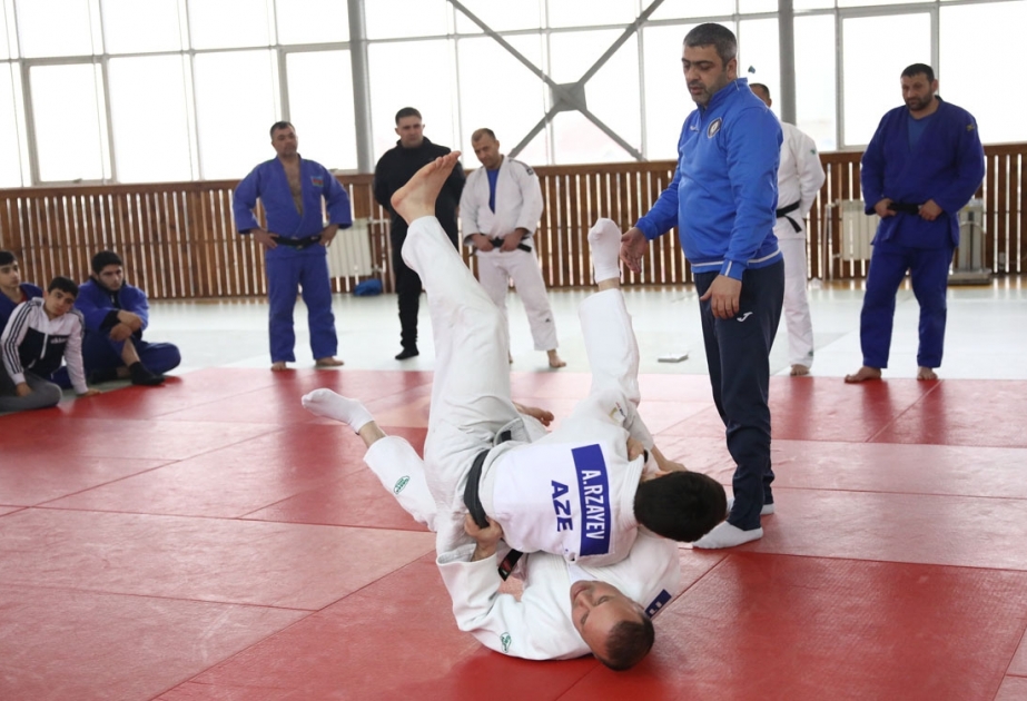Yeniyetmə cüdoçular üçün seminar keçirilib