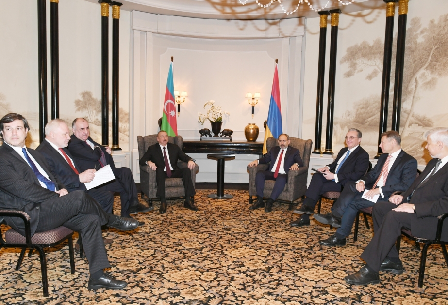 Sigue la reunión de los líderes de Armenia y Azerbaiyán con la participación de los copresidentes del Grupo de Minsk de la OSCE