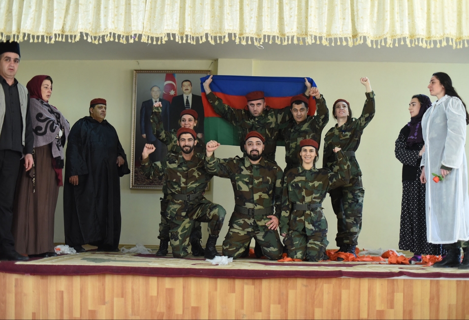 İrəvan teatrı “Soyqırımı tarixinin dastanı” tamaşasını təqdim edib