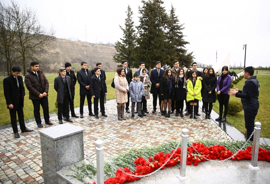 Milli Aviasiya Akademiyasının tələbələri Quba Soyqırımı Memorial Kompleksini ziyarət ediblər