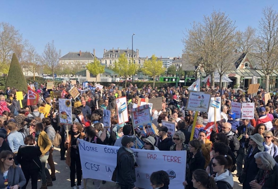 Fransada “sarı jiletlər” aksiyasının 20-ci aktında 33 min 700 nümayişçi iştirak edib