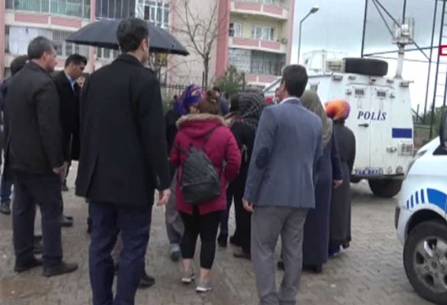 Türkiyədə seçki məntəqəsində iki nəfər güllələnib