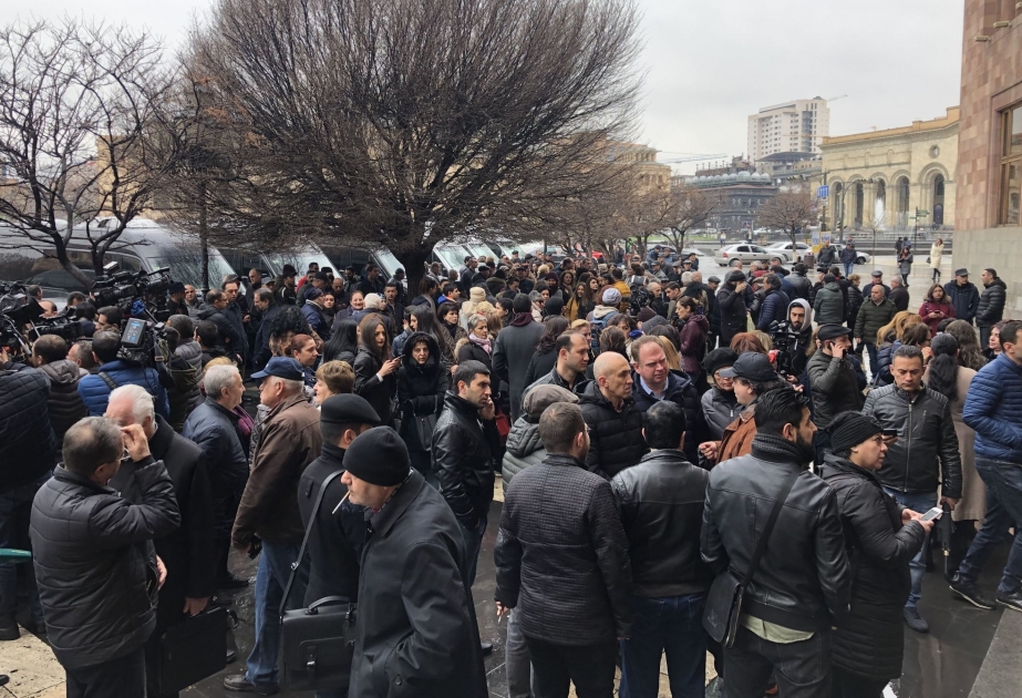 Ermənistanda növbəti etiraz aksiyası: bu dəfə incəsənət xadimləri hökumətin qərarına qarşı çıxıblar