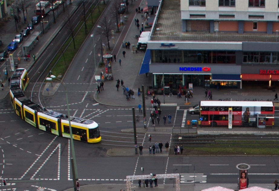 Berlinin ictimai nəqliyyatı tətil səbəbindən dayanıb