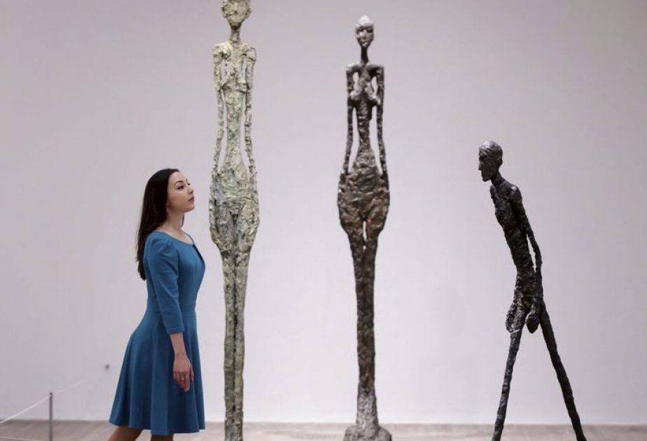 Las frágiles figuras de Giacometti dialogan con los clásicos del Museo del Prado