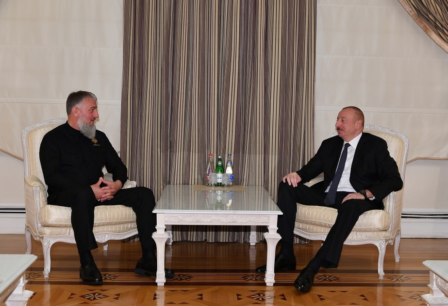 伊利哈姆•阿利耶夫总统接见俄罗斯车臣共和国总统顾问