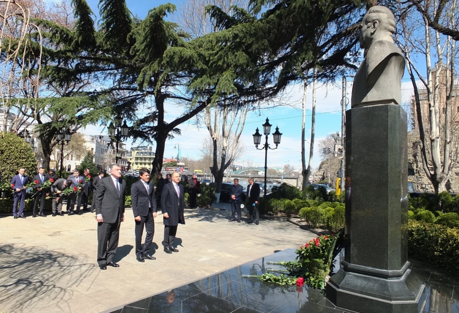 Fuad Muradov emprende la visita a Georgia