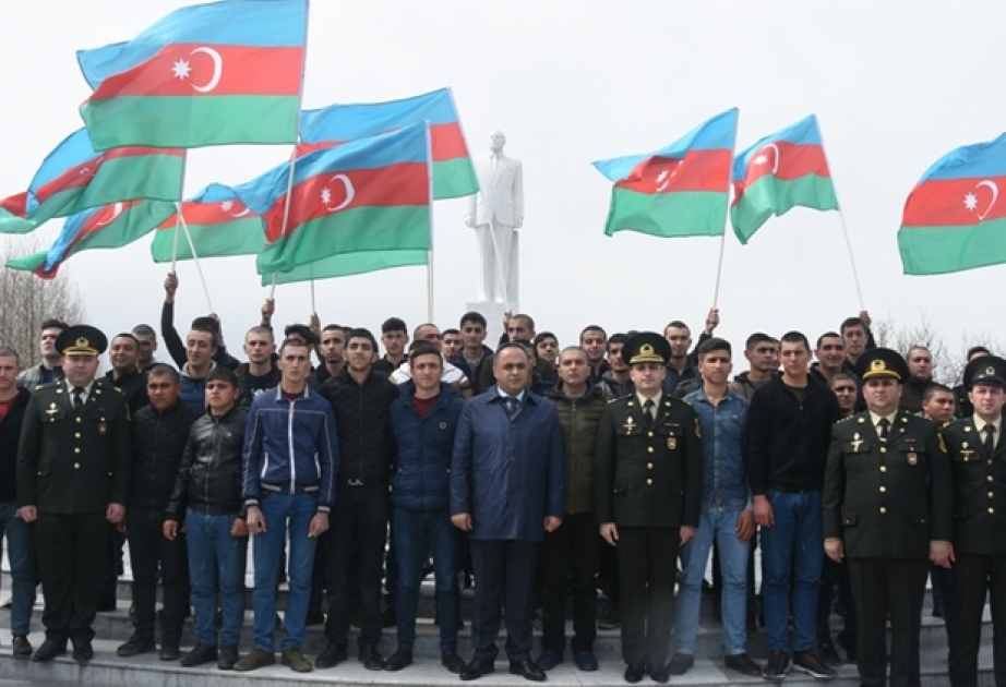 Ağstafada çağırışçı gənclər həqiqi hərbi xidmətə yola salınıblar