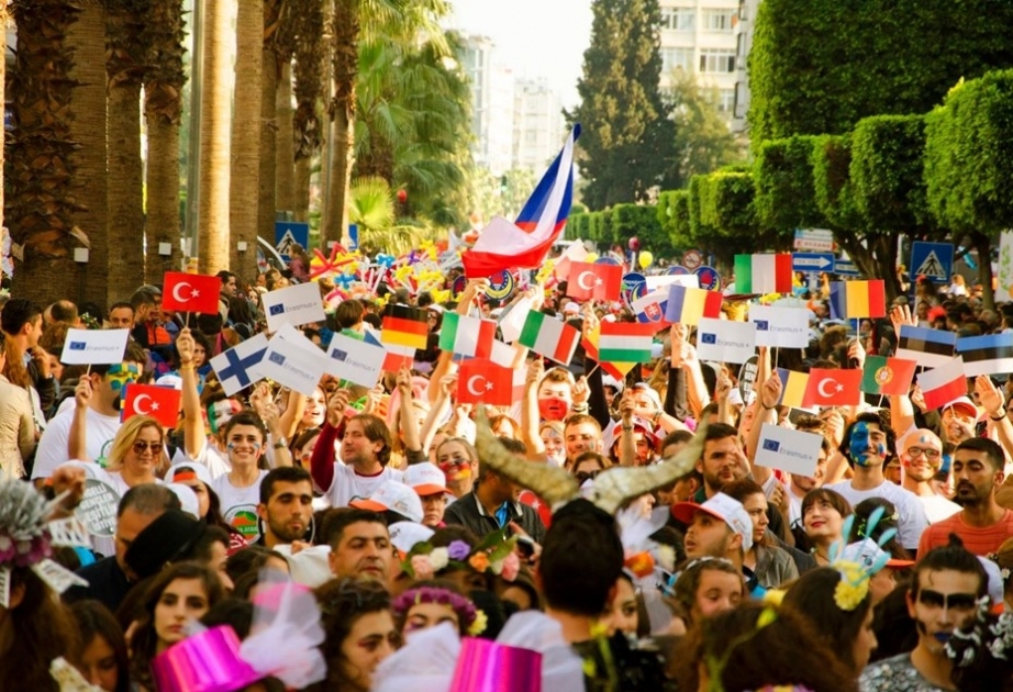 Türkiyənin Adana şəhəri portağal çiçəyi festivalına hazırdır