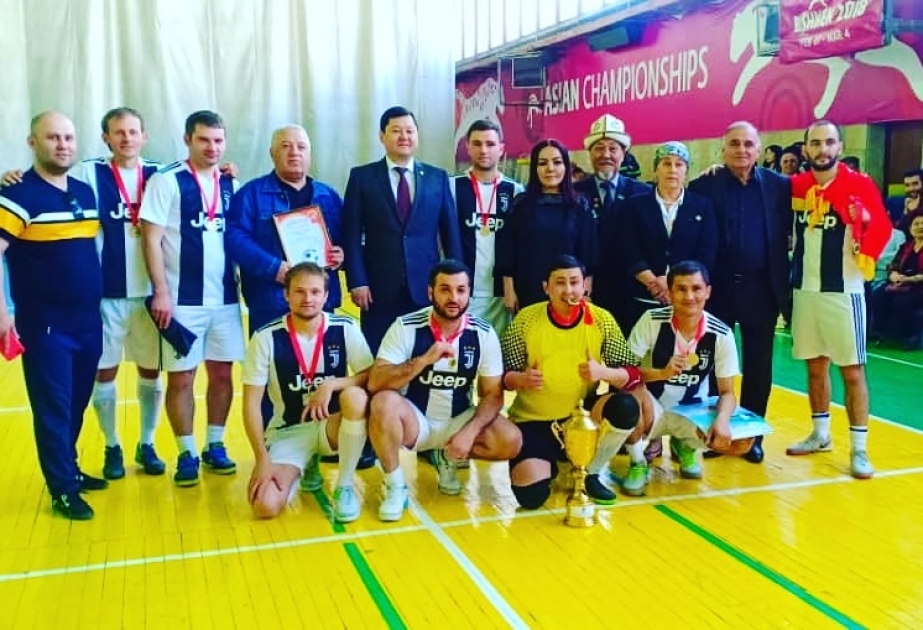 Qırğızıstanda yaşayan soydaşlarımızın “Azəri” komandası mini futbol turnirinin qalibi olub