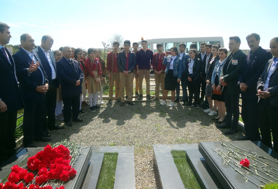 Biləsuvarda Aprel şəhidlərinin xatirəsi anılıb