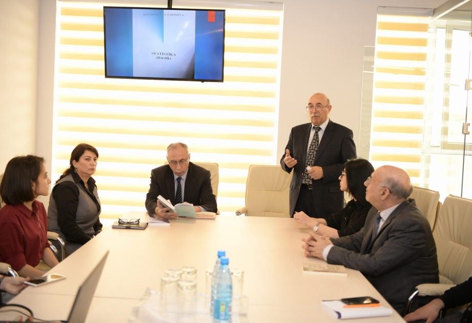 “Azİİ Elektron Kitab Evi”ndə iqtisadiyyata aid yeni dərsliklərin təqdimatı olub