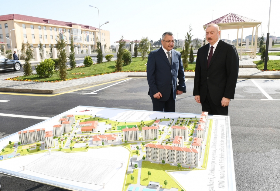 Bakının Kürdəxanı qəsəbəsində məcburi köçkün ailələri üçün yeni yaşayış kompleksinin açılışı olub Prezident İlham Əliyev açılışda iştirak edib YENİLƏNİB 3 VİDEO