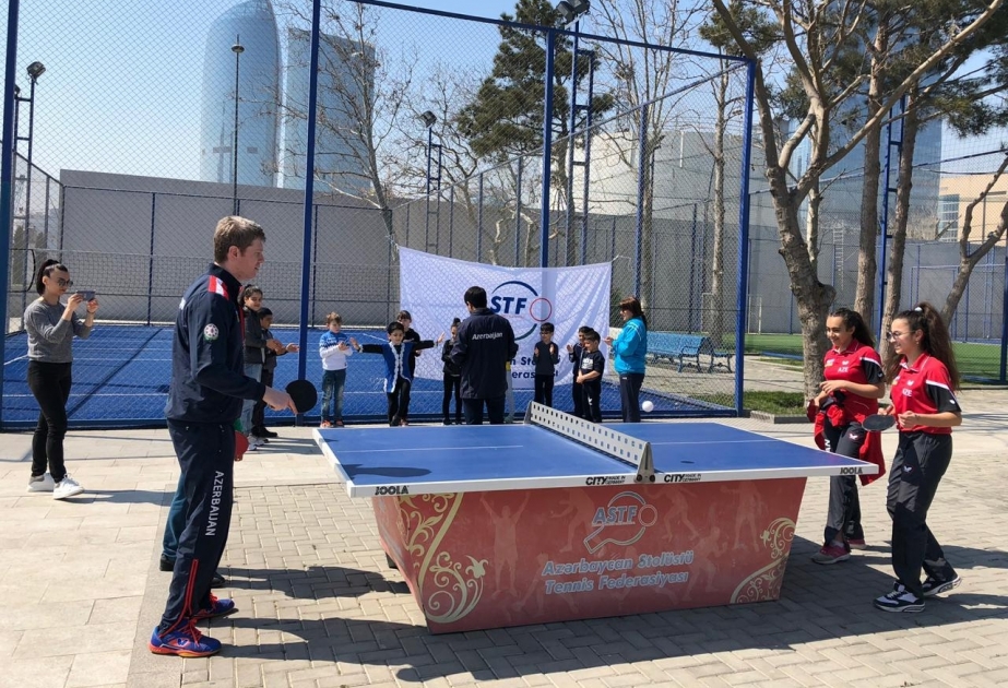 Ağ Şəhər bulvarında Ümumdünya Stolüstü Tennis Günü qeyd edilib