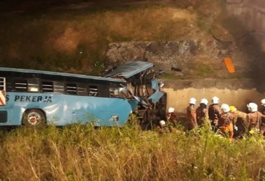 Malayziyada avtobus qəzası baş verib, azı 10 nəfər həyatını itirib