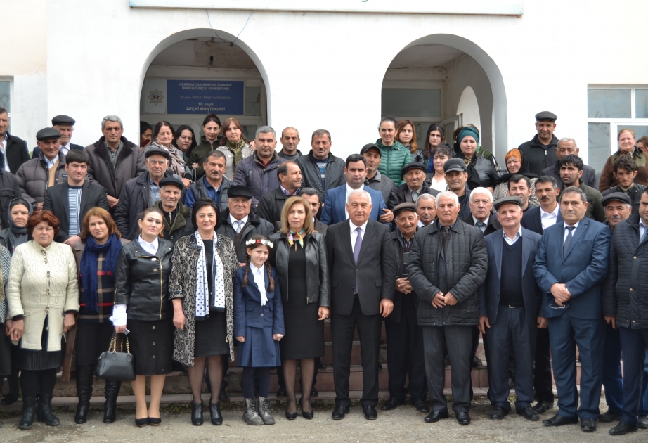 Milli Məclis sədrinin müavini Bahar Muradova seçicilərlə görüşüb