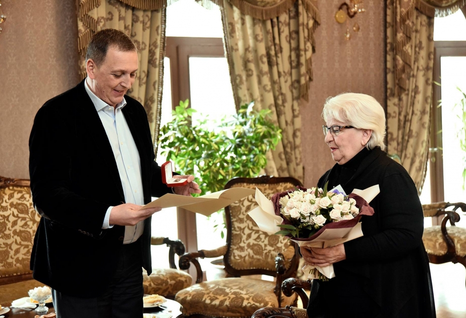 Tbilisidəki Mirzə Fətəli Axundzadə adına Muzeyin direktoruna “İncəsənət kahini” mükafatı təqdim edilib