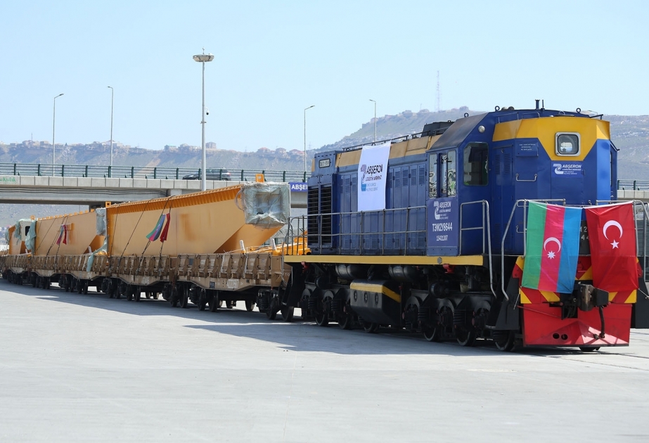 ®  Abşeron Logistika Mərkəzi İstanbul-Bakı marşrutu ilə ilk blok qatarı qəbul edib