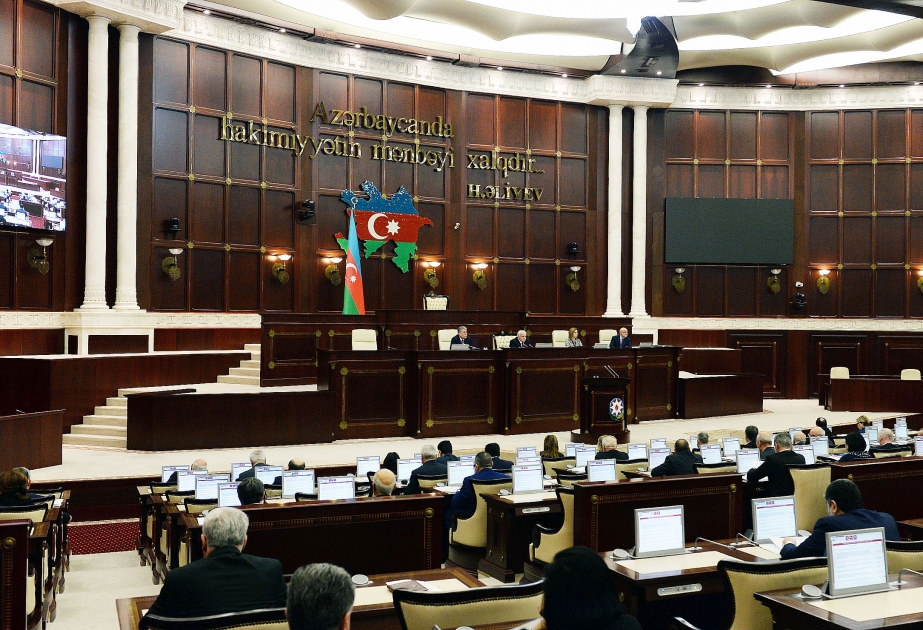 Milli Məclisin iclasında Hesablama Palatasının hesabatı dinlənilib