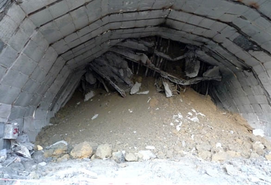 Hindistanda tunelin çökməsi nəticəsində 10 nəfər həlak olub