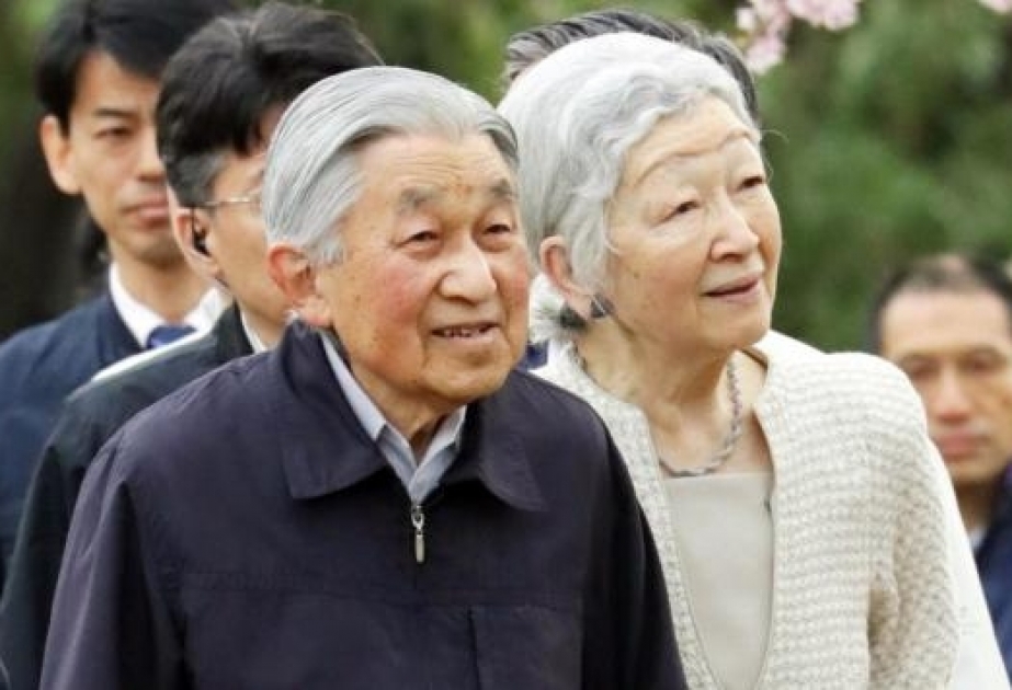 Los emperadores de Japón celebran 60 años de matrimonio en el ocaso de su reinado

