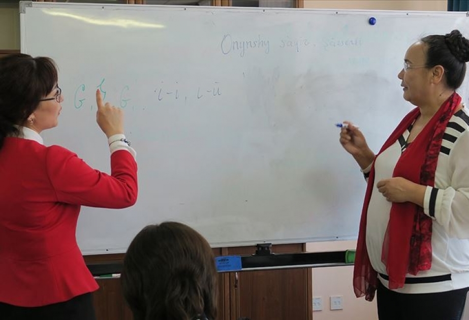 Qazaxıstan 2025-ci ilədək latın əlifbasına keçid prosesini başa çatdıracaq