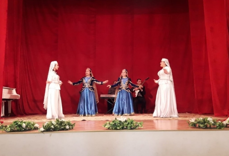 Şüvəlan qəsəbə Mədəniyyət evində konsert proqramı təqdim edilib