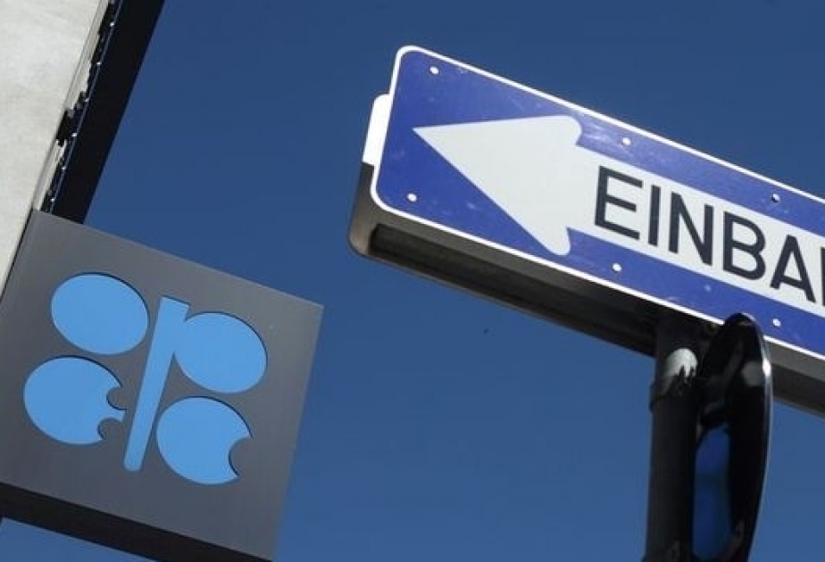 Global crude output falls in March