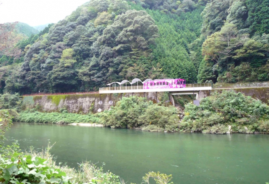 Железнодорожная станция без входа и выхода открылась в Японии
