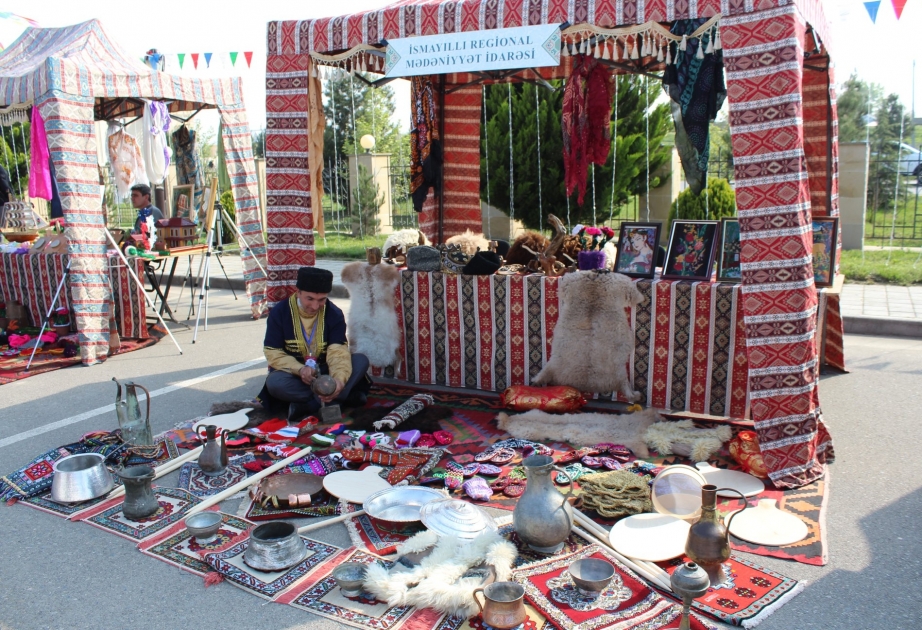 “Bölgələrdən bölgələrə” yaradıcılıq festivalı Saatlıda