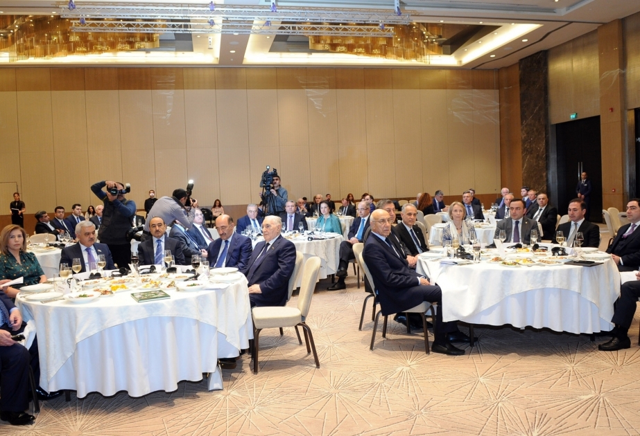 Présentation du livre «100 ans de la coopération de l’Azerbaïdjan et de la Grande-Bretagne» à Bakou VİDEO