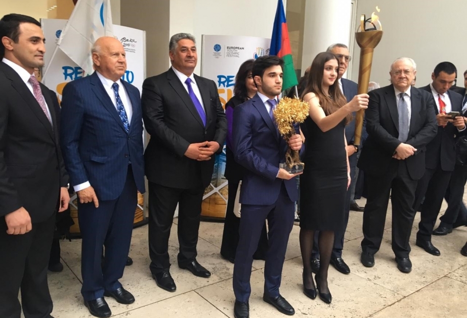 Avropa Gənclərinin Yay Olimpiya Festivalına 100 gün qalmış məşəl Romadan Azərbaycana ötürülüb VİDEO