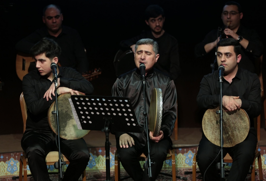 ADMİU-nun tələbələri Nəsiminin yubileyinə həsr olunan musiqili kompozisiya təqdim ediblər