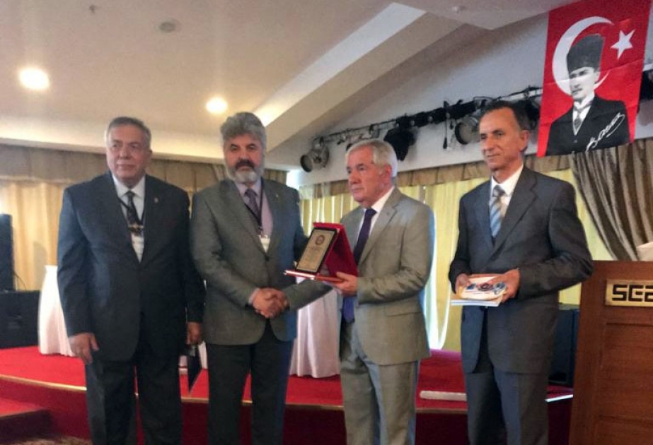 İrəvan Dövlət Azərbaycan Dram Teatrının direktoru Anadolu Aydınlar Ocağının mükafatı ilə təltif olunub