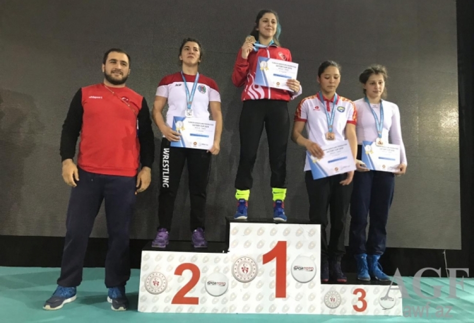 Azərbaycan güləşçiləri Antalyada 11 medal qazanıblar