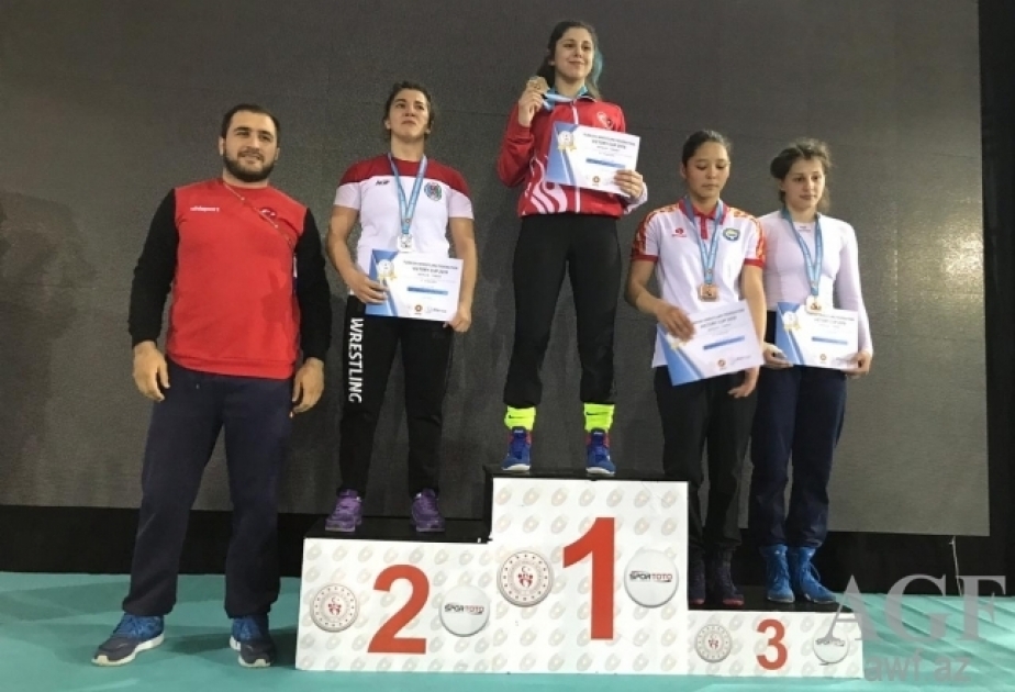 Los luchadores azerbaiyanos consiguen once medallas en el torneo