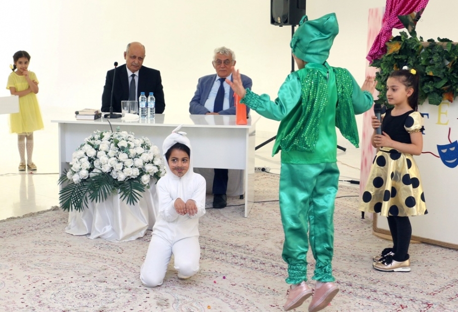 Uşaq şairi Zahid Xəlilin sumqayıtlı “Balalara hədiyyə”si