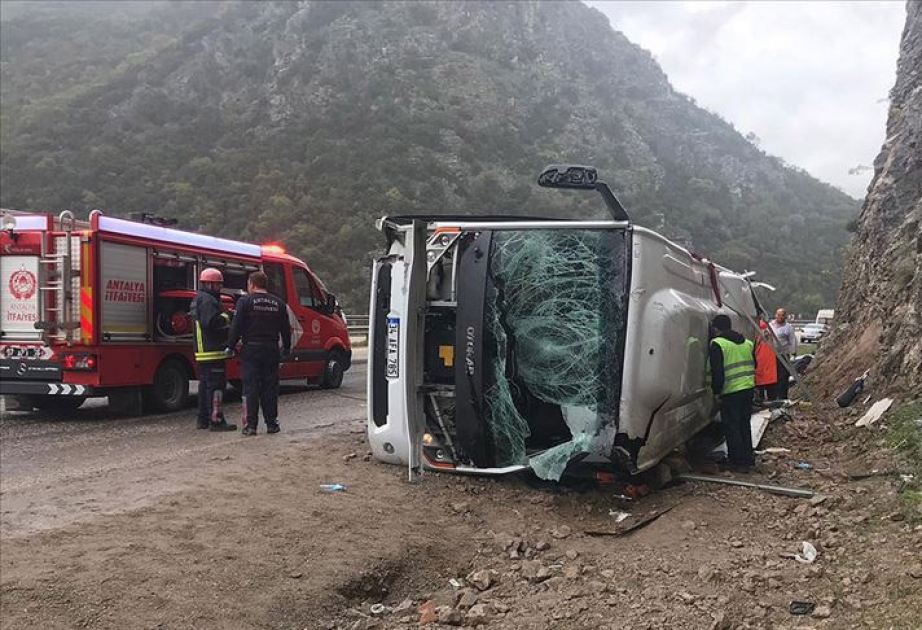 Türkiyədə ağır yol qəzası baş verib, ölənlər və yaralananlar var