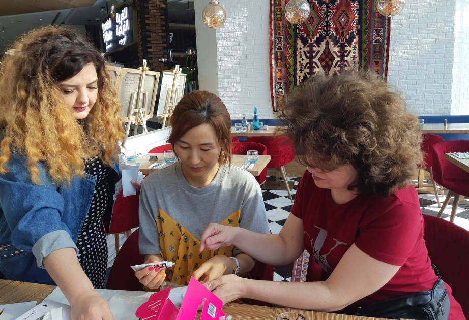 Artistas azerbaiyanos impartieron una clase magistral en Dubái