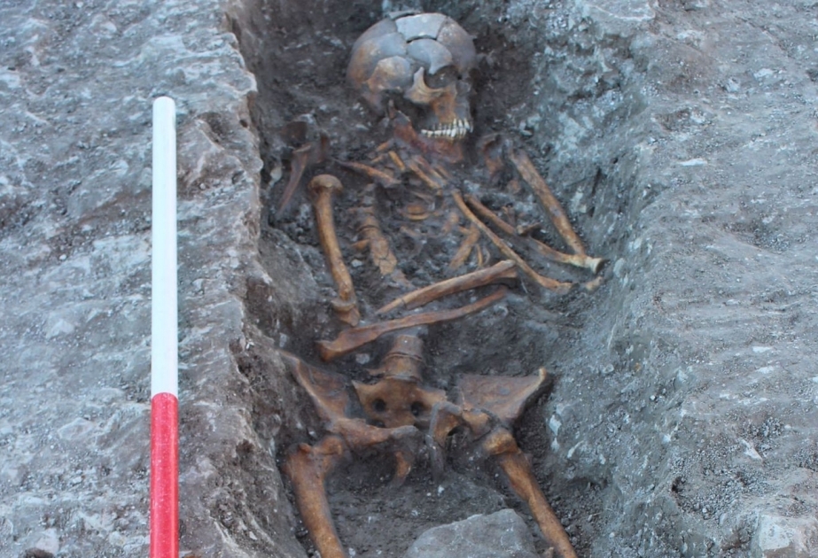 Oxfordshire water pipe work uncovers ancient skeletons