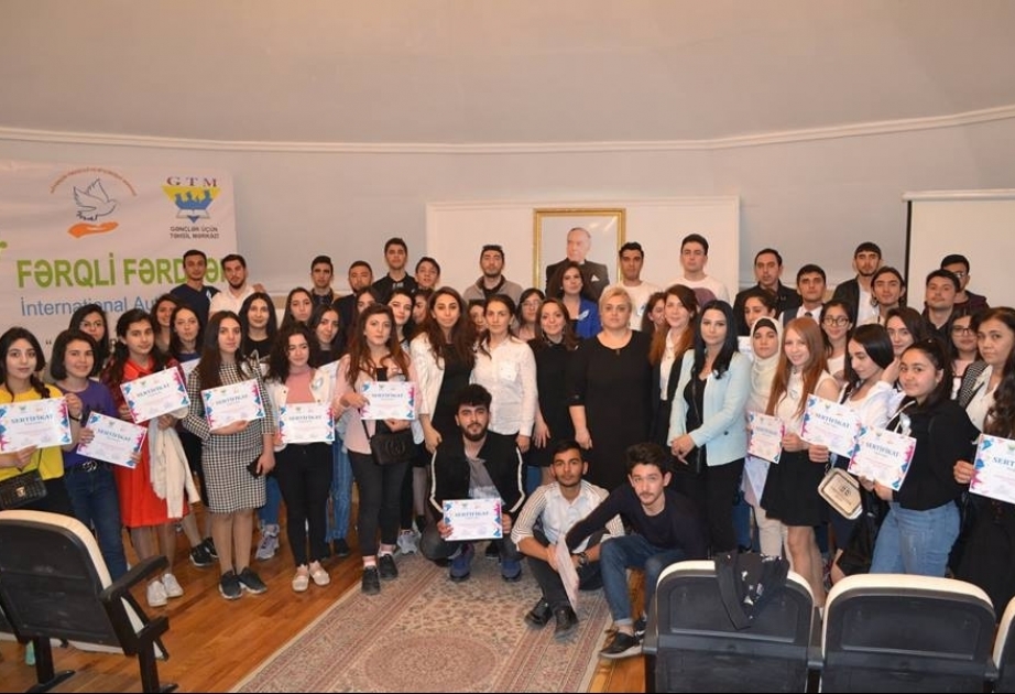 Gəncədə “Autizm spektr pozulması olan uşaqların cəmiyyətə inteqrasiyası” mövzusunda seminar keçirilib